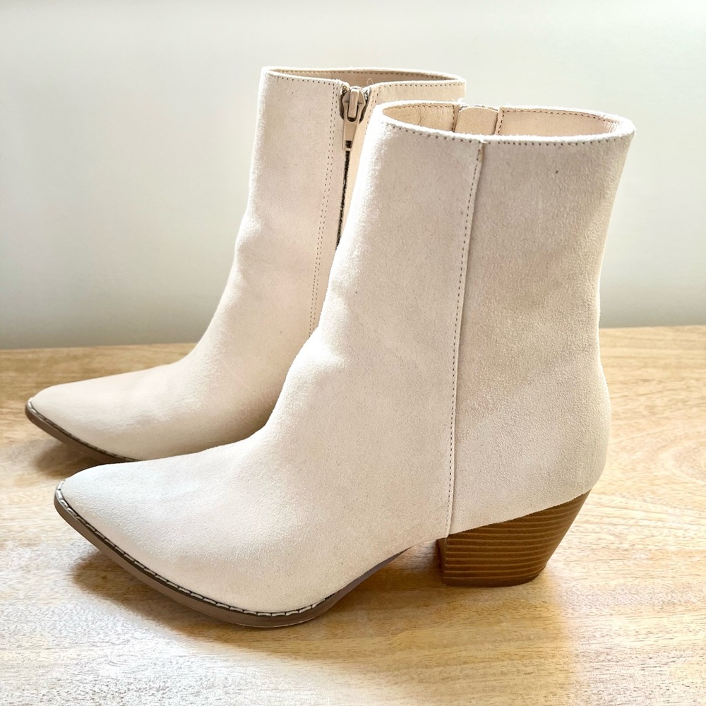 Free People White Cowboy Boots Size 7 🤍